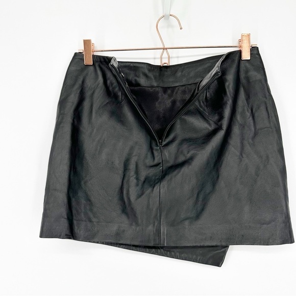 LAMARQUE Studded Leather Mini Skirt Size 4 - Picture 6 of 8